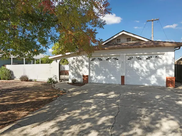 1129 E Alameda St, Manteca, CA 95336