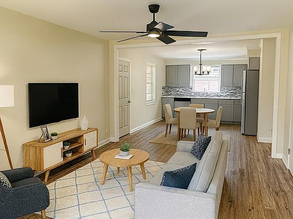 4th image of 904 Becky St
