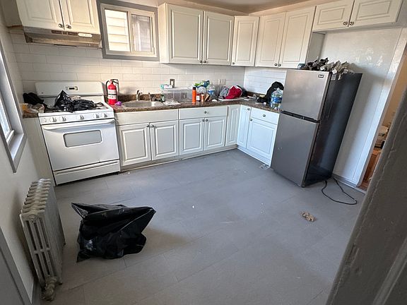 EAT IN KITCHEN- WILL HAVE NEW APPLIANCES- STOVE & FRIDGE.