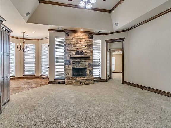 3rd image of 16812 Hardwood Pl