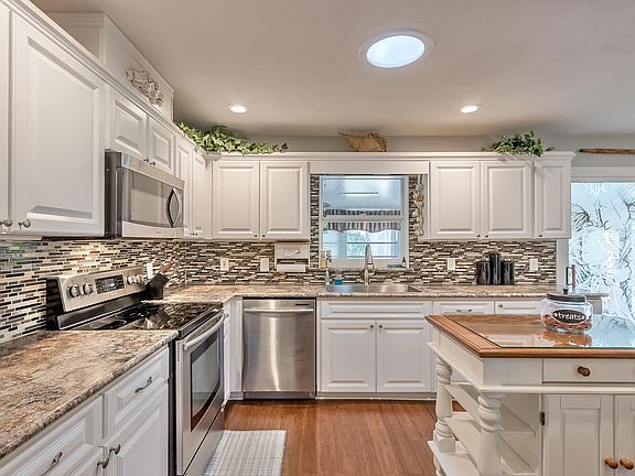 3rd image of 4580 Terrace Village Dr