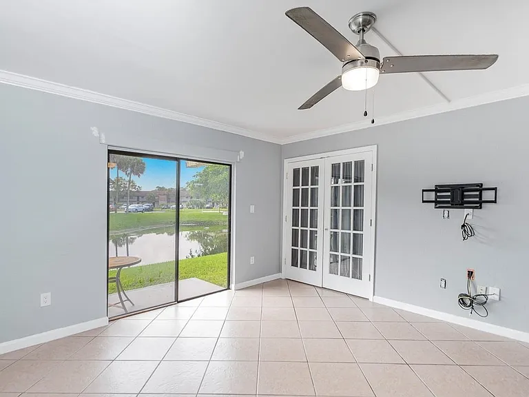 6020 Shakerwood Cir #106 — Photo 6