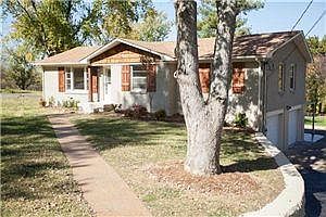 1st image of 2609 Lishwood Dr