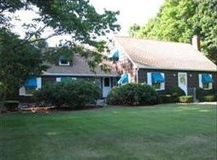 19 Smith St, Uxbridge, MA 01569
