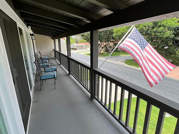 2nd image of 400 Vista Flora