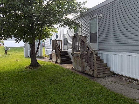 2nd image of 29745 Montmorency Dr