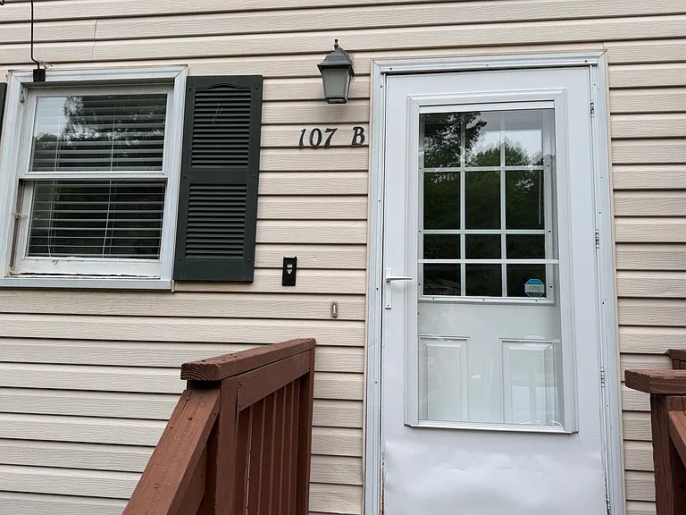 107 Weatherstone Dr #B — Photo 2