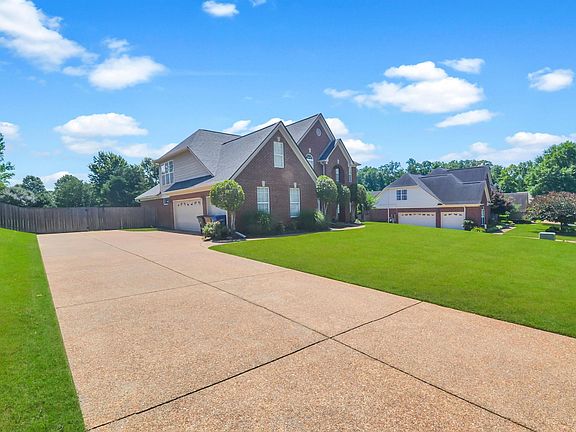 2nd image of 4064 Fir Hill Dr E