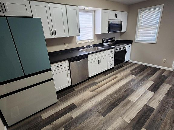 5th image of 805 Silver St