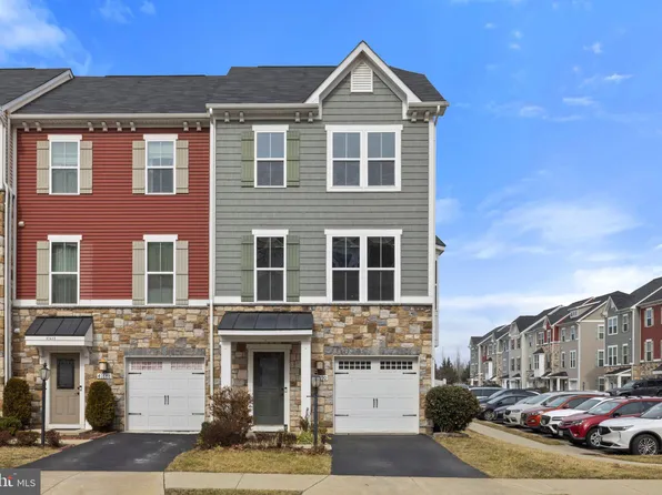 41690 McMonagle Sq, Aldie, VA 20105