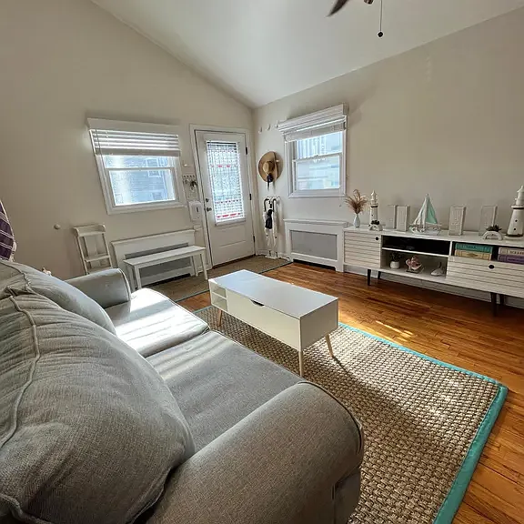 271 New York Ave — Photo 5