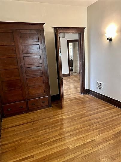 1st image of 827 Blaine St #1-2W
