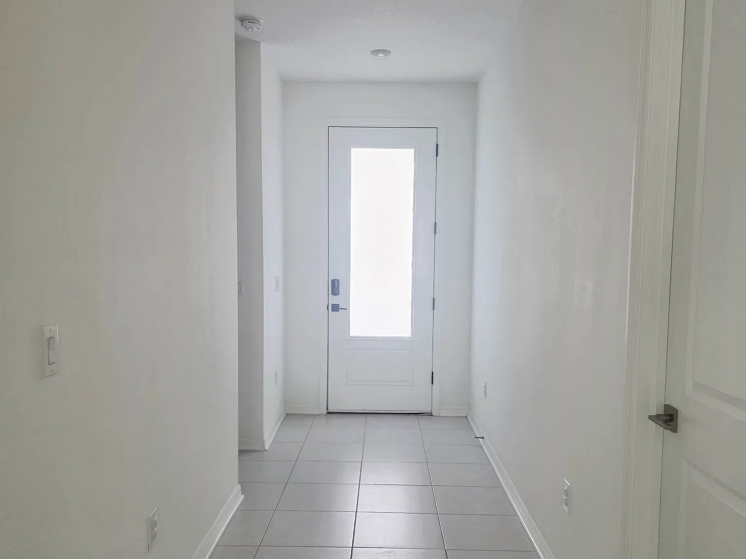 4 bed, 2100 sqft, $3,100 — Photo 2