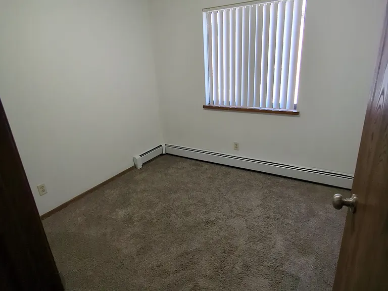 Regency East Apartments — Photo 23