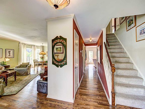 5th image of 2992 Emerald Chase Dr
