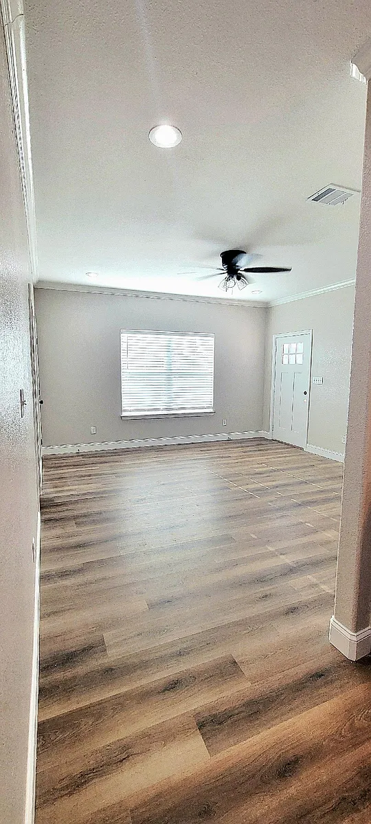Building Photo - 805 Meadowlark Cir #805