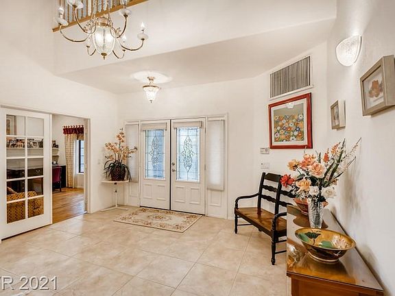 3rd image of 444 Sunset Villa Dr