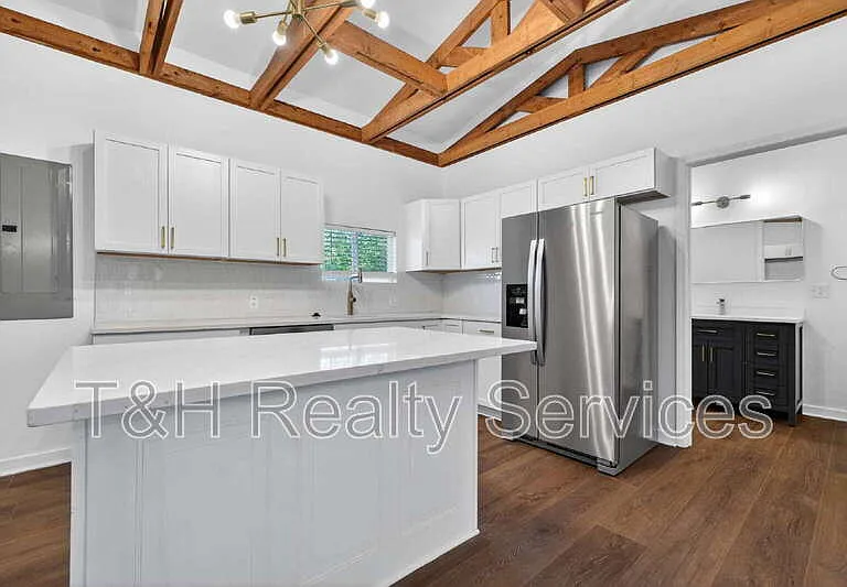 210 N Keystone Ave — Photo 13