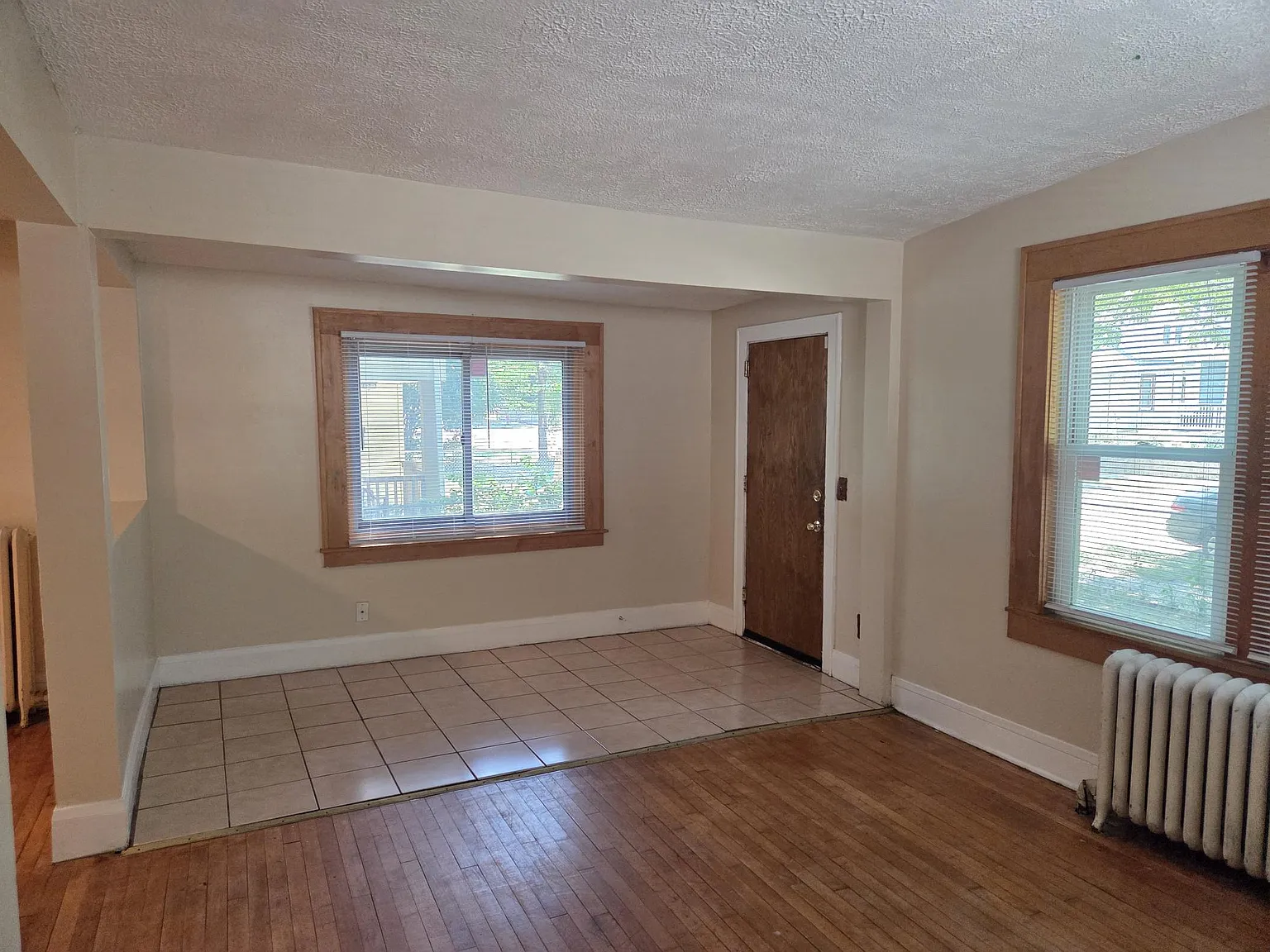 3 bed, 1.5 bath, $2,200 — Photo 3