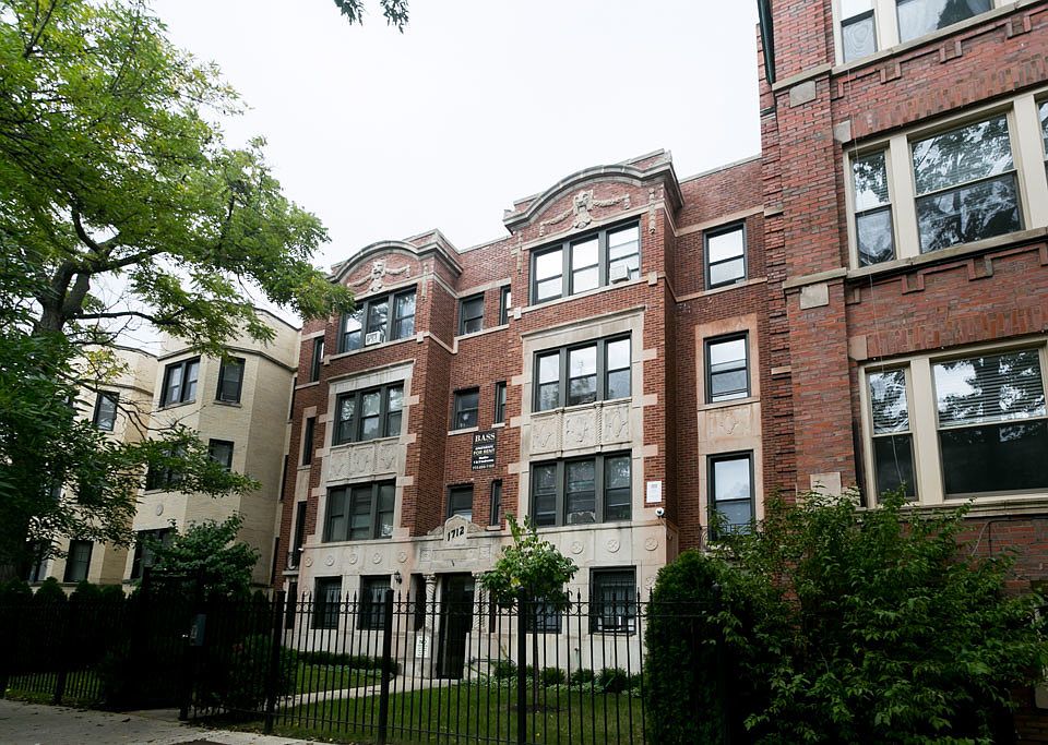 1st image of 1712 W Estes Ave APT 301