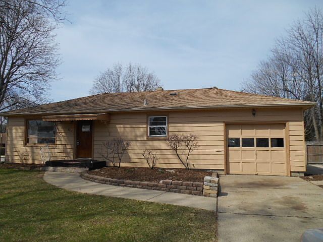 1st image of 684 Lavoie Ave