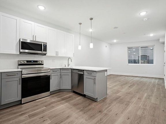 2nd image of 2109 N Fairhill St #A