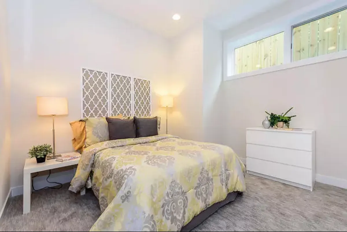 Building Photo - 5646 N Ashland Ave #1W