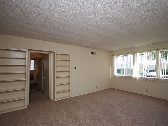 3rd image of 245 W Colorado Blvd APT 4A