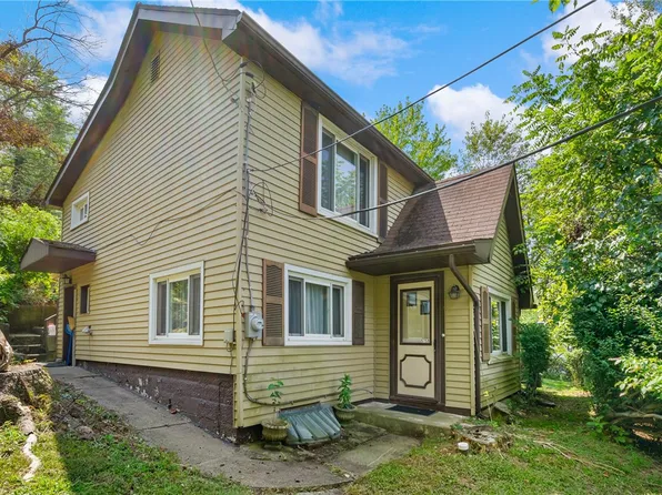 5758 Grant St, Export, PA 15632