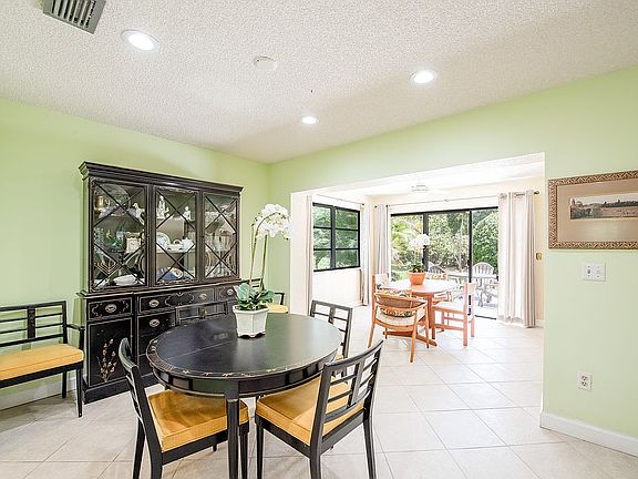 5th image of 2728 Dracaena Ct