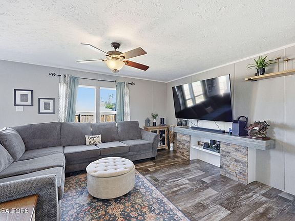 3rd image of 4514 Primrose Cir
