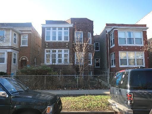 1st image of 4838 N Sawyer Ave