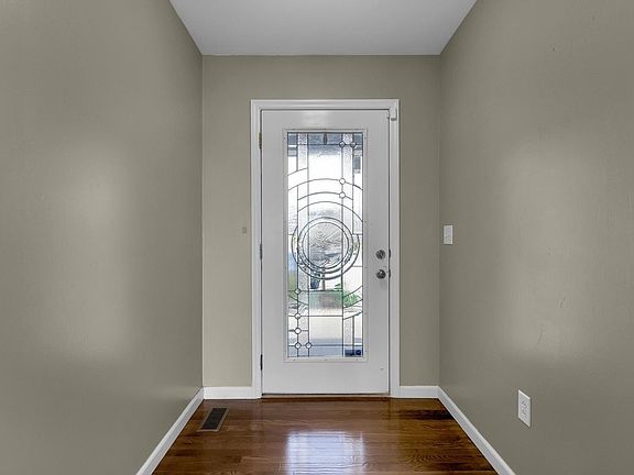 2nd image of 6850 Hampshire Ct