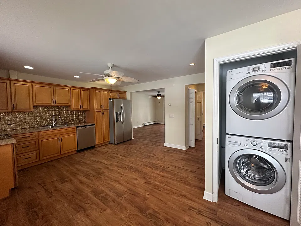 Kitchen & Laundry