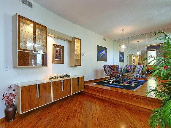 5th image of 1423 S Lake Shore Dr