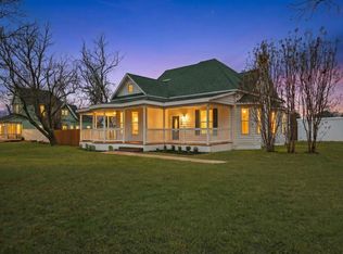 208 S Main St, Collinsville, TX 76233