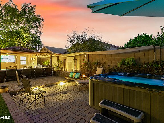 3rd image of 14434 W CROCUS Drive