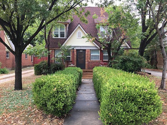 2nd image of 1812 Clover Ln
