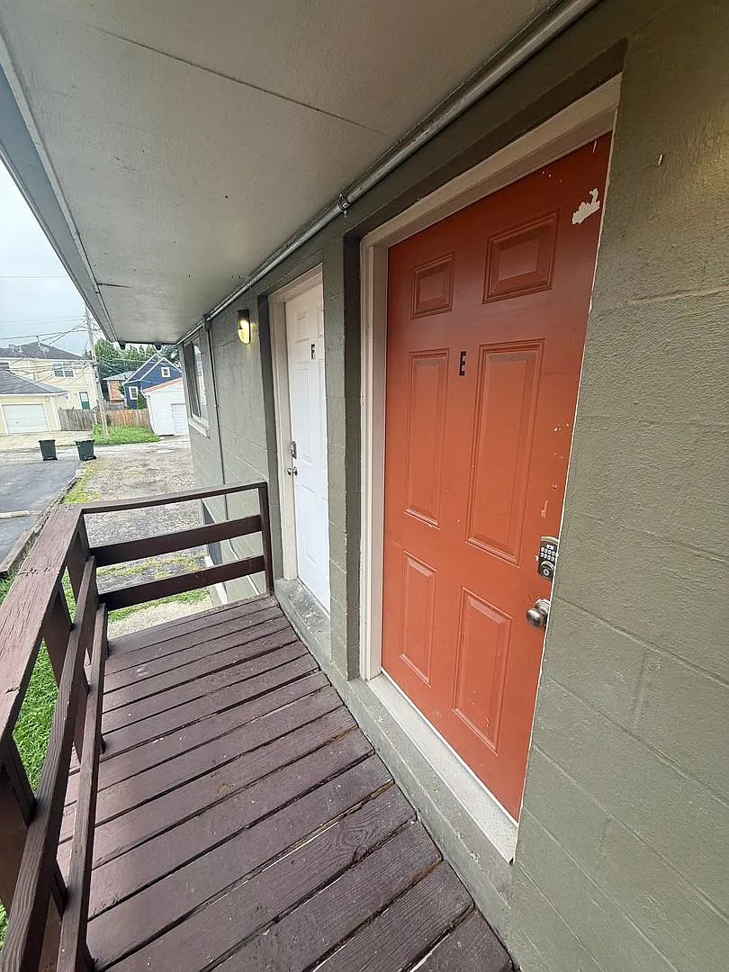 499 E Columbus St — Photo 2