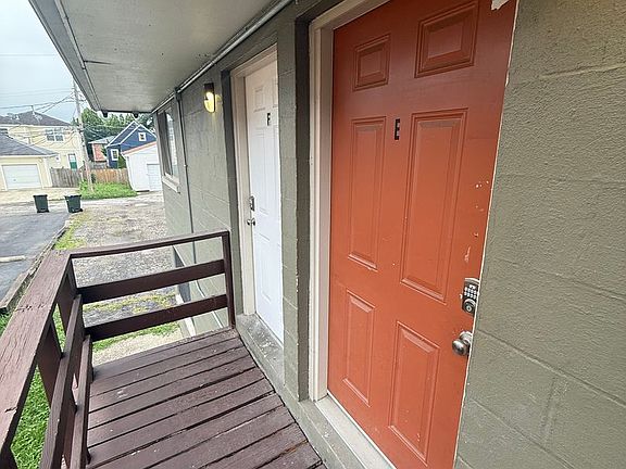 2nd image of 499 E Columbus St