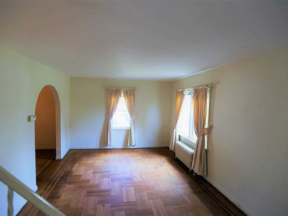 3rd image of 8602 253rd St