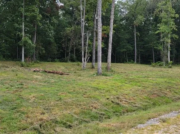 68-62 Odessa Dr, Utica, KY 42376