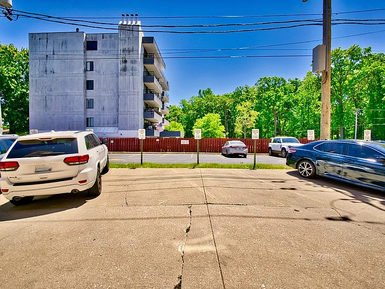 6425 W Touhy Ave #3B — Photo 3