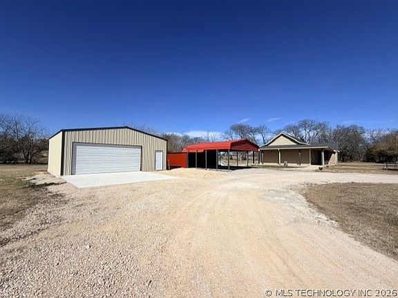 3rd image of 1997 Nichols Hill Rd