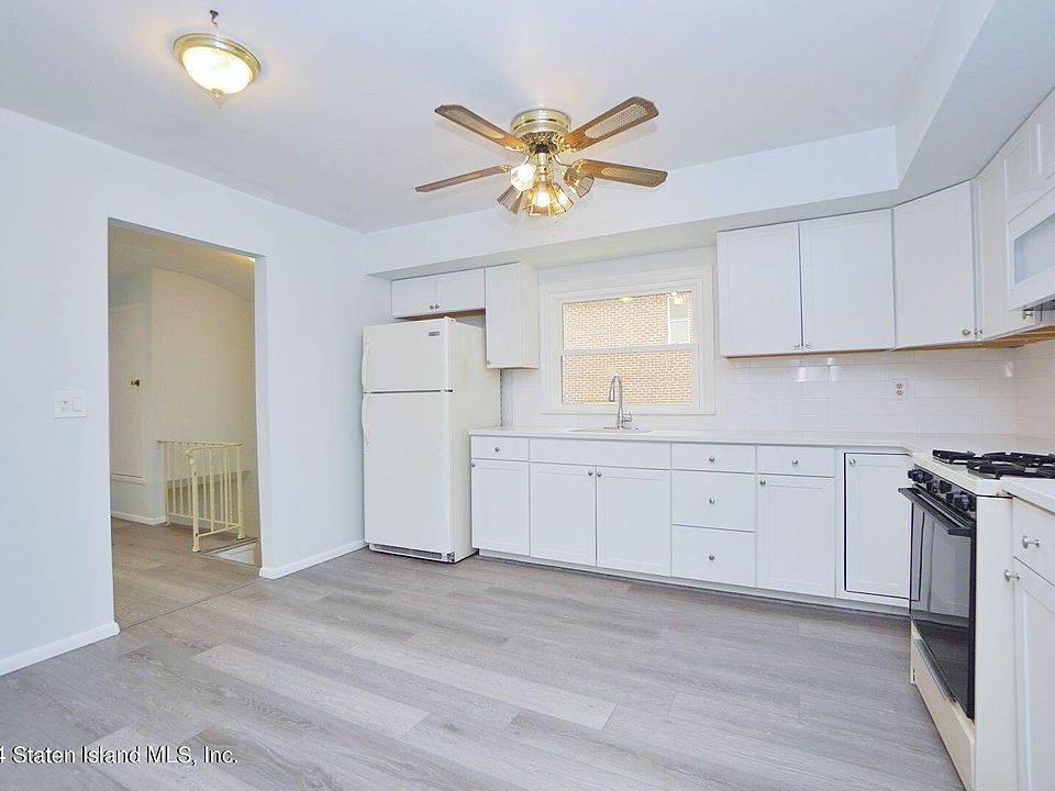 1st image of 12 Dorothea Pl Floor 2