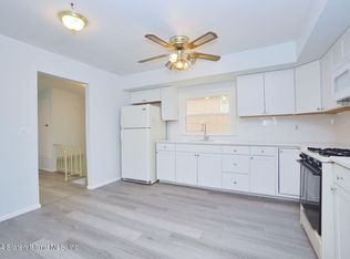 12 Dorothea Pl FLOOR 2, Staten Island, NY 10306