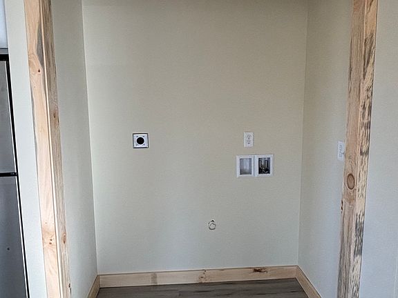 3rd image of 109 N Oak St #A/b
