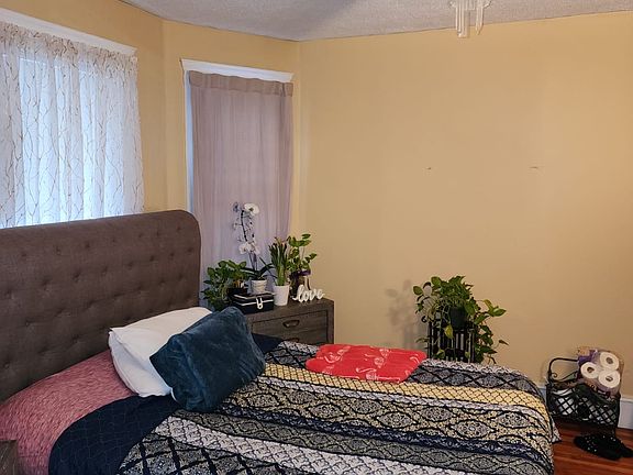 2nd image of 54 Rockwell St
