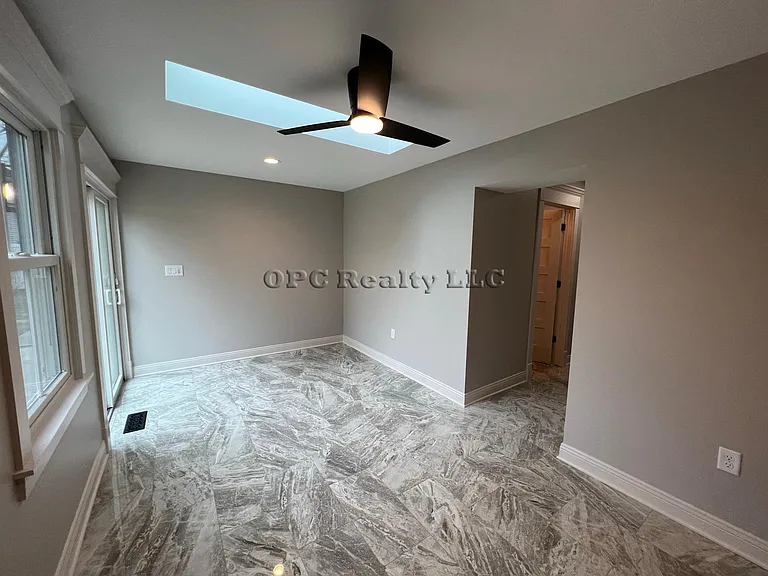 709 Webster St — Photo 10
