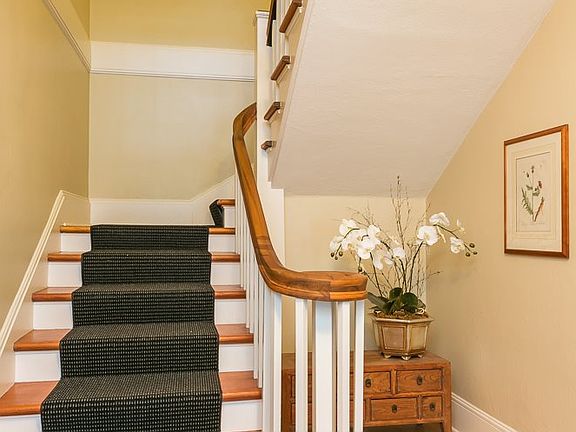 3rd image of 1825 SW Elm St APT 7